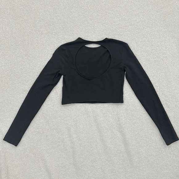 H&M - Open-back Long-sleeve Crop Top (size small) - Picture 3 of 7